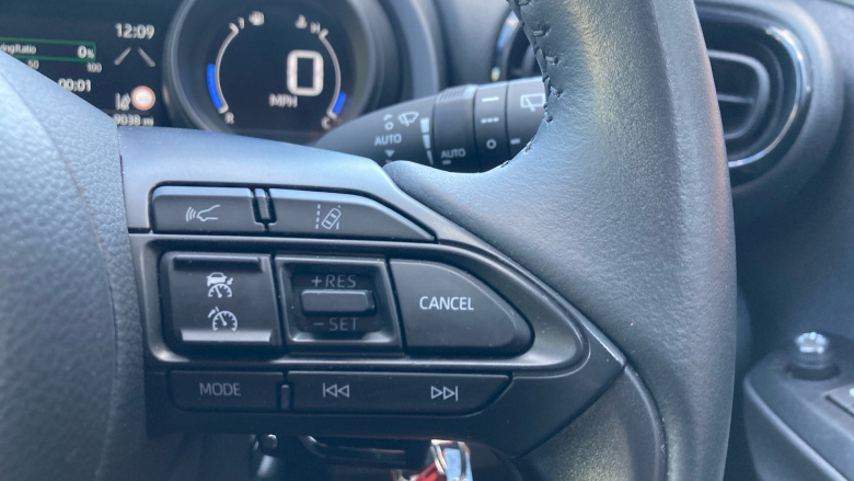 Toyota Yaris 1.5 Hybrid Design 5dr CVT Hybrid Hatchback